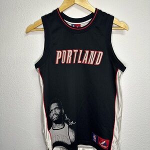 Greg Oden Portland Jersey with Red and White Accents size 14/16